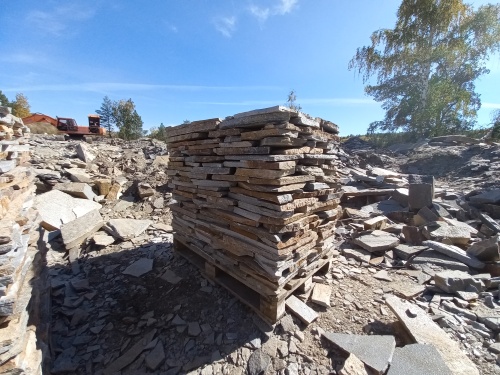 Плитняк златолит серебристый для мощения на бетон купить в Люберцах