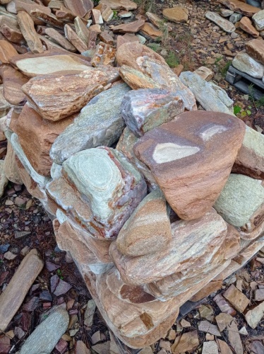 Златолит жёлтый, жёлто-зелёный глыбки и валуны для ланшафтного дизайна купить в Люберцах