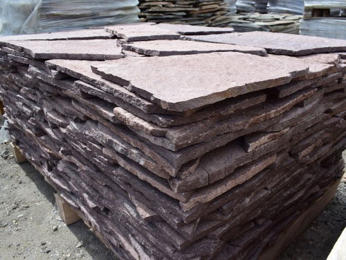 Плитняк лемезит бордовый для облицовки цоколя 20-25 мм  купить в Люберцах