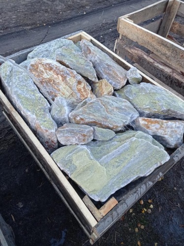 Златолит жёлтый, жёлто-зелёный глыбки и валуны для ланшафтного дизайна купить в Люберцах