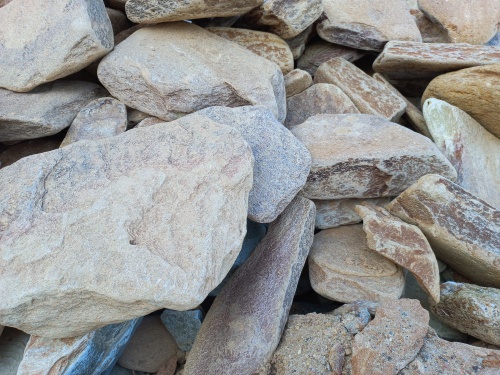 Златолит жёлтый, жёлто-зелёный глыбки и валуны для ланшафтного дизайна купить в Люберцах