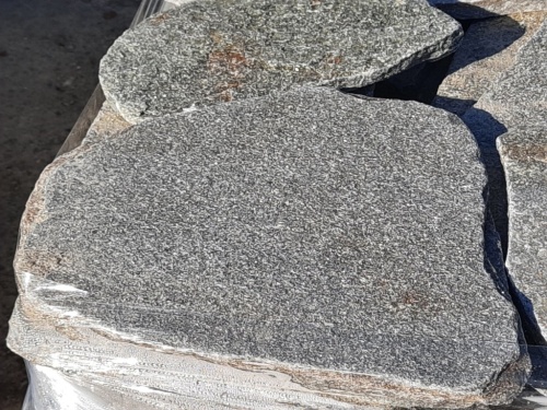 Златолит серебристый галтованный для лестниц купить в Люберцах