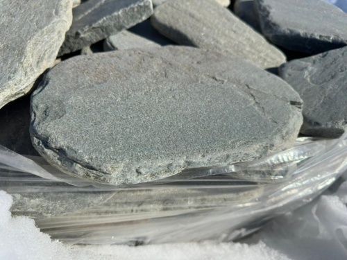 Плитняк златолит зелёный галтованный для мощения на бетон купить в Люберцах