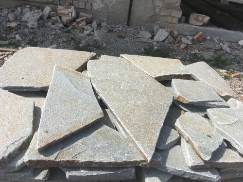 Златолит серебристый галтованный для лестниц купить в Люберцах